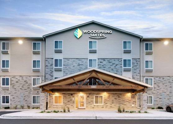 WoodSpring Suites Carol Stream - Chicago 1