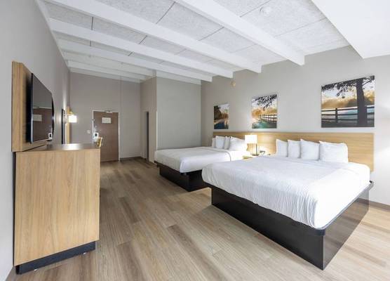 Days Inn & Suites by Wyndham Lexington 1