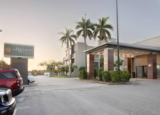 La Quinta by Wyndham Ft. Myers - Sanibel Gateway 1