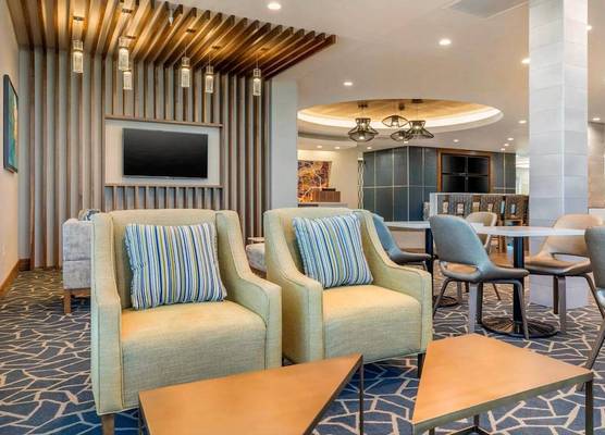 Holiday Inn Express Bettendorf - Davenport NE by IHG 1
