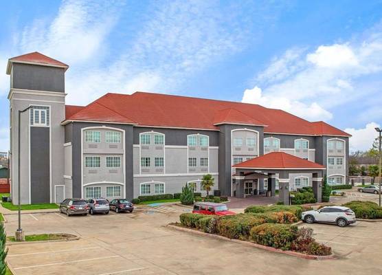 La Quinta by Wyndham Cleburne 1