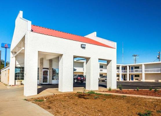 Motel 6 Childress, TX 1