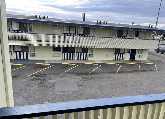 Royal A Motel 1