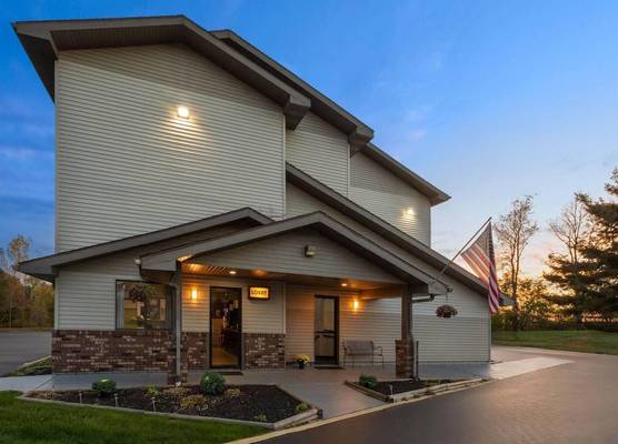 Super 8 by Wyndham Kent/Akron Area 1