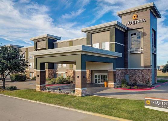 La Quinta by Wyndham Ft. Worth - Forest Hill, TX 1