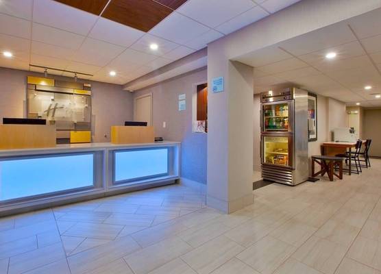 Holiday Inn Express FAIRFAX - ARLINGTON BOULEVARD by IHG 1