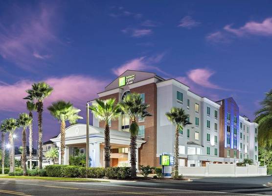 Holiday Inn Express & Suites CHAFFEE-JACKSONVILLE WEST by IHG 1