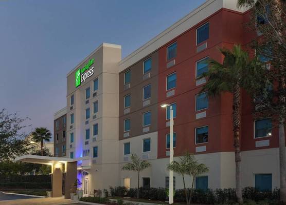 Holiday Inn Express & Suites FT. LAUDERDALE AIRPORT/CRUISE by IHG 1