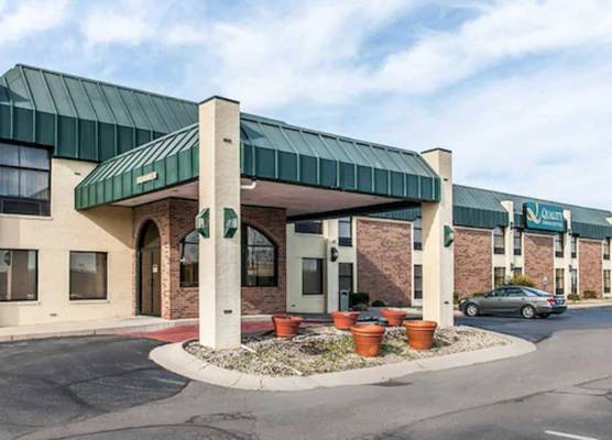 Quality Inn & Suites Shelbyville I-74 1