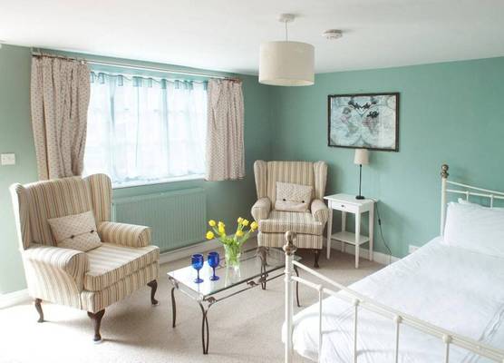 The Lodge Quaint Georgian Apartment, Wifi and Parking, near Bath 1