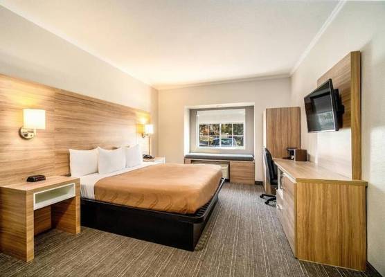 Baymont by Wyndham Chandler I-10 1