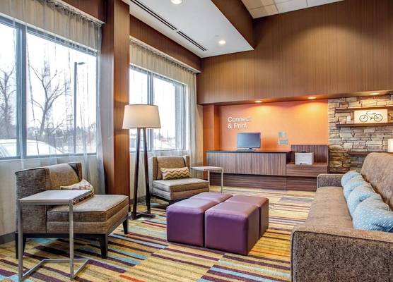 Fairfield Inn & Suites by Marriott Springfield Holyoke 1