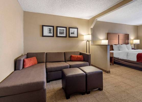 Comfort Inn & Suites Hays I-70 1