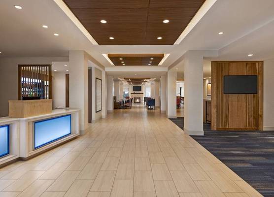 Holiday Inn Express & Suites DENVER AIRPORT by IHG 1