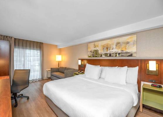 Comfort Inn South Shore 1