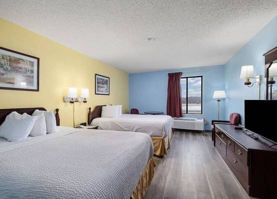 Days Inn by Wyndham Battlefield Rd/Hwy 65 1