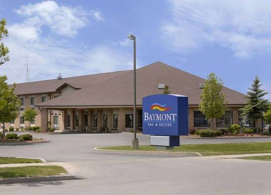 Baymont by Wyndham Whitewater 1