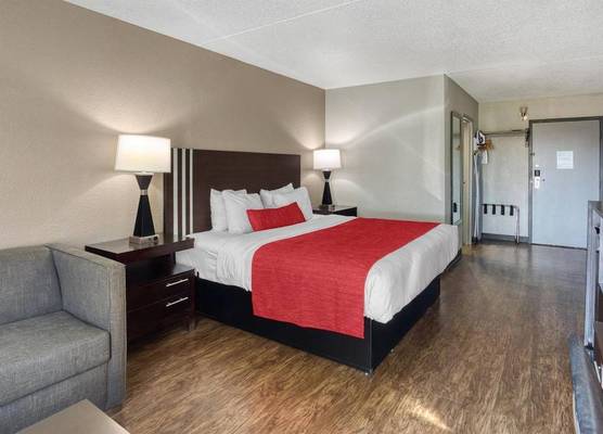 SureStay by Best Western Greenville 1