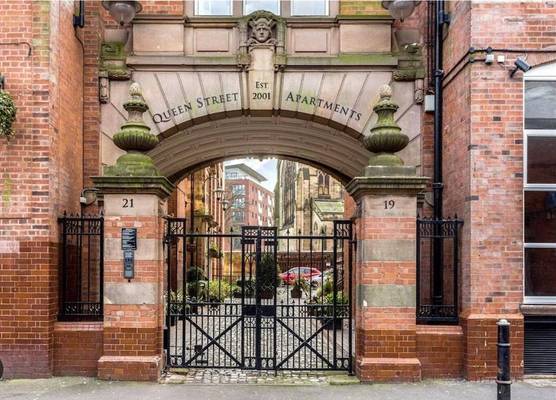 Luxury Stay With Sauna, Gym, and Pool in Leicester 1