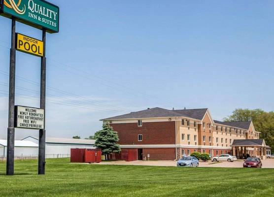 Quality Inn & Suites Davenport near I-80 1