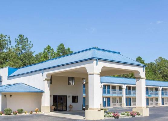 Days Inn by Wyndham Picayune 1