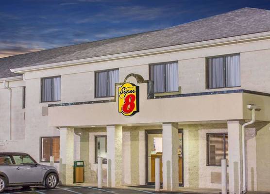 Super 8 by Wyndham Bedford 1