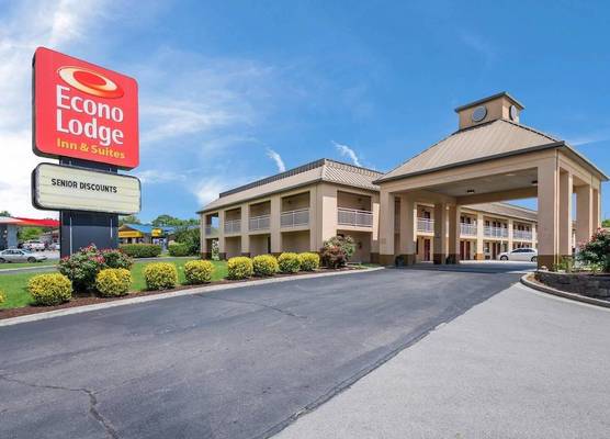 Econo Lodge Inn & Suites Knoxville East 1