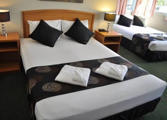 Meadowbrook Hotel Brisbane 1