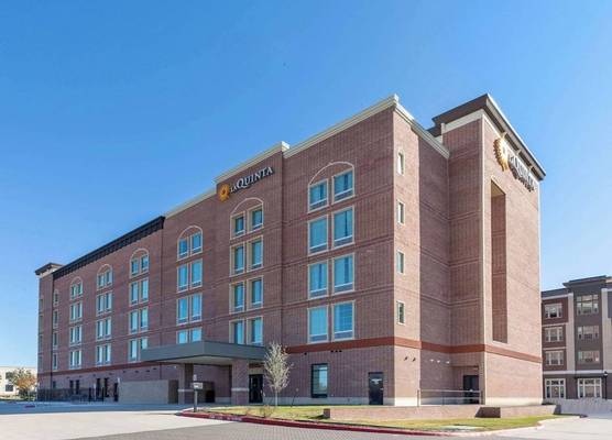 La Quinta Inn & Suites by Wyndham Dallas - Frisco Stadium 1