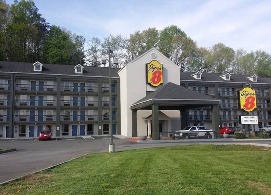 Super 8 by Wyndham Pigeon Forge-Emert St 1