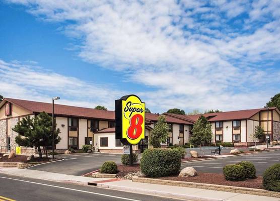 Super 8 by Wyndham Flagstaff 1
