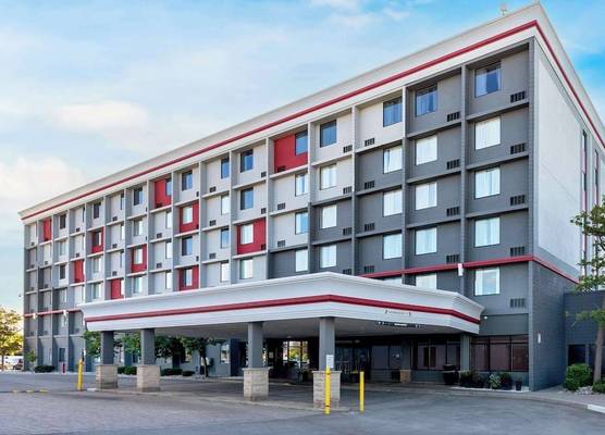 Best Western Plus Toronto Airport Hotel 1