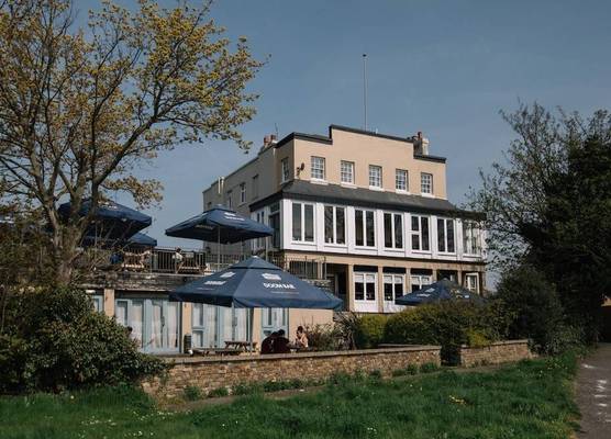 Royal Hotel, Bar & Grill 1