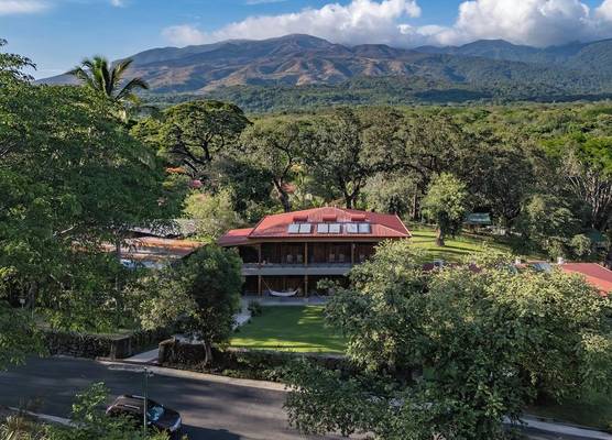 Hacienda Guachipelin Volcano Ranch Hotel & Hot Springs 1