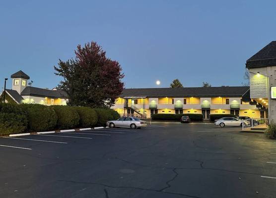 Black Mountain Inn 1