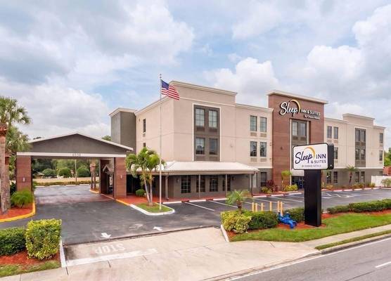 Sleep Inn & Suites St Petersburg Gateway 1