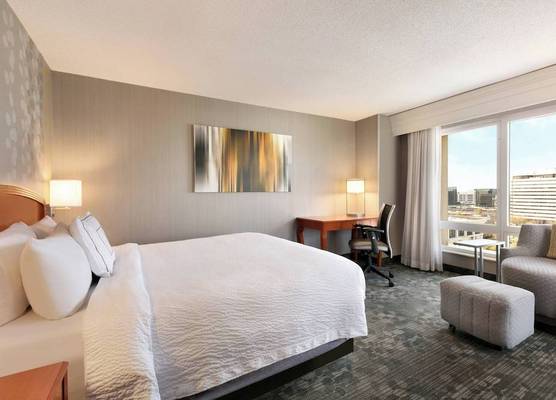 Courtyard by Marriott Tysons McLean 1