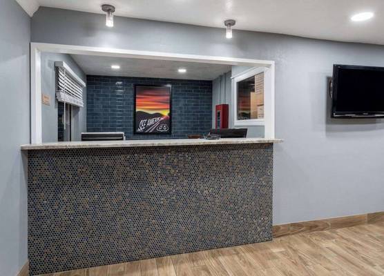Travelodge by Wyndham Albuquerque East 1
