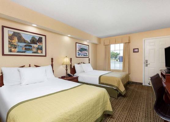 Baymont by Wyndham Easley/Greenville 1