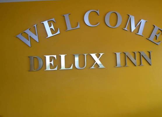 Deluxe Inn Irving 1