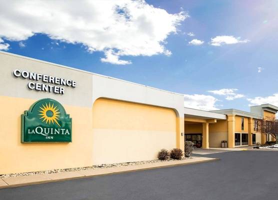 La Quinta Inn by Wyndham Davenport & Conference Center 1