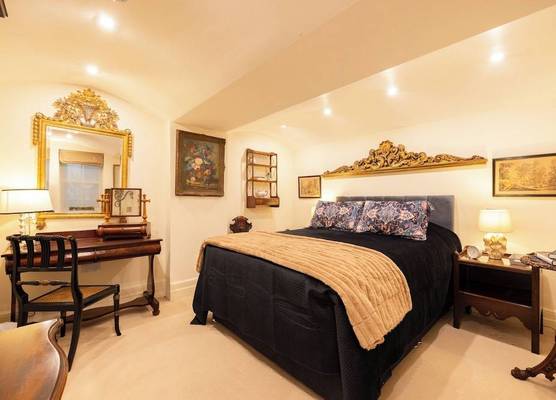 Large 4-bed 8-guests W/patio 1841 House Paddington 1