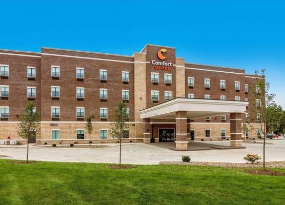 Comfort Suites Wooster near University Campus 1