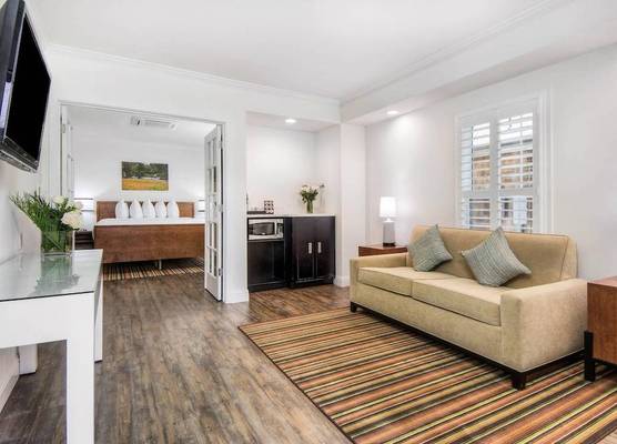 Aggie Inn, an Ascend Collection Hotel 1