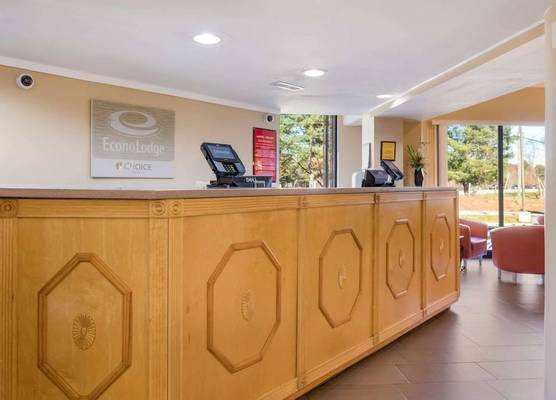 Econo Lodge Hendersonville 1