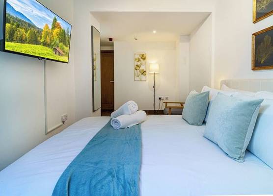 Angel x Kings Cross Rooms 1