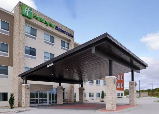 Holiday Inn Express & Suites LEE'S SUMMIT - KANSAS CITY by IHG 1