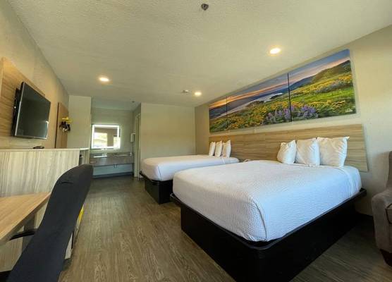 Days Inn by Wyndham Near Seaworld San Antonio 1