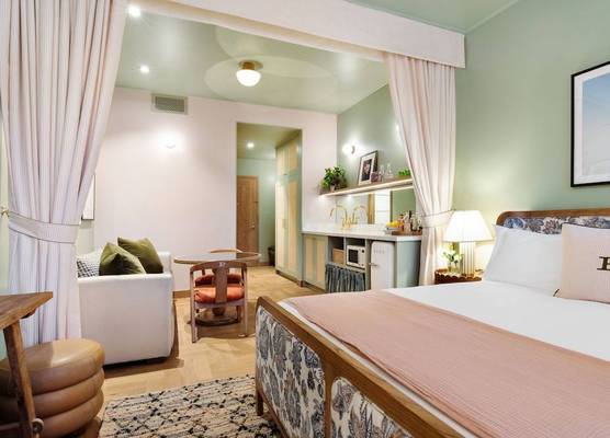 Palihouse Hyde Park Village 1