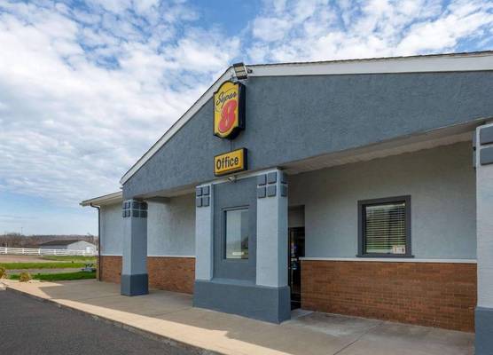 Super 8 by Wyndham Newcomerstown 1